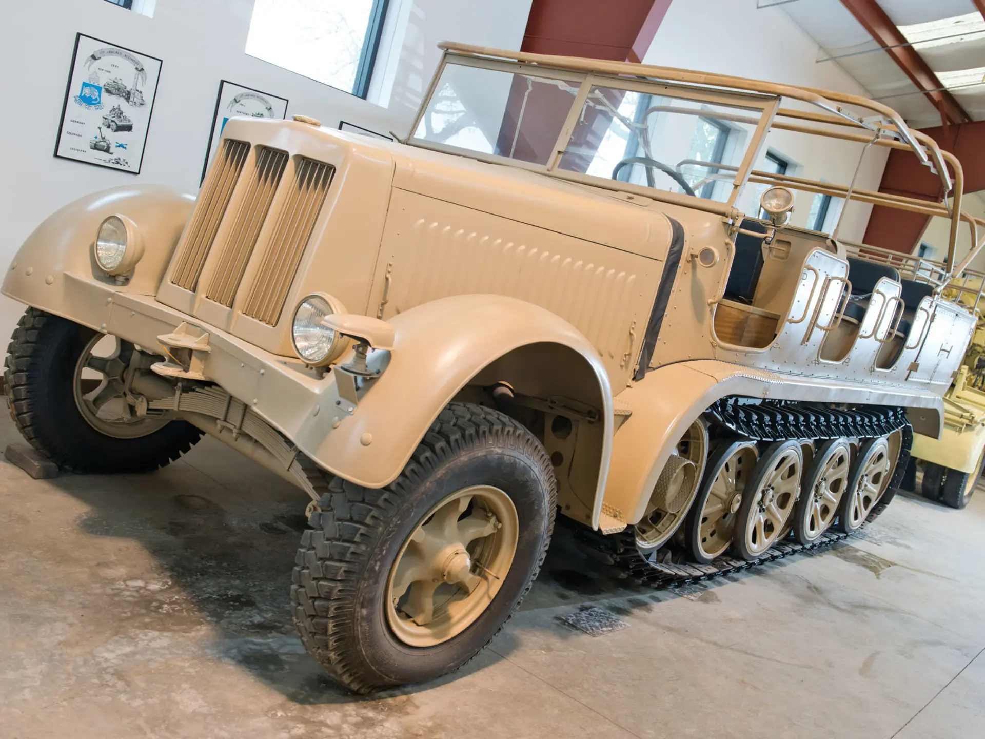 OLD MOUNTAIN×HALFTRUCK PRODUCTS Amazon.com: Warlord Bolt Action SD.KFZ (Alte) Half-Track 1