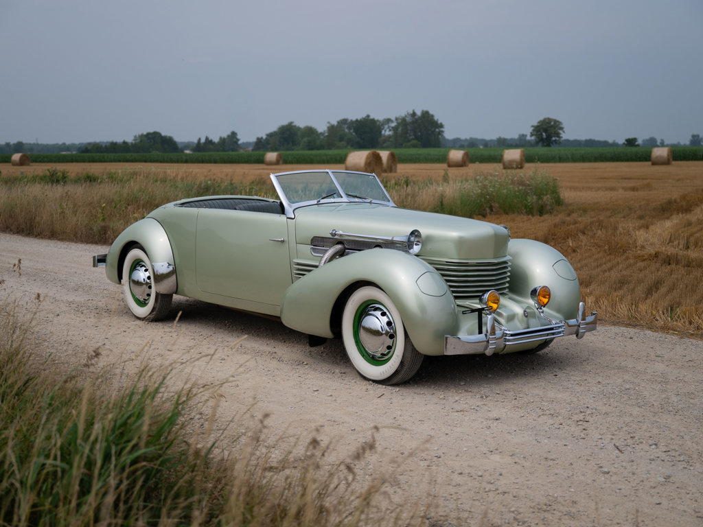 1936 Cord 810 Supercharged Phaet...