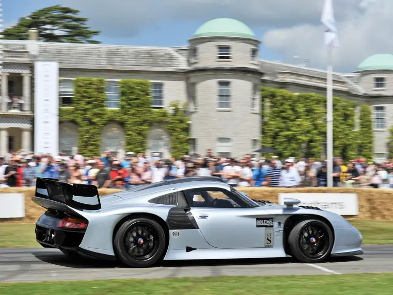 Chassis 993-117 at the Goodwood Festival of Speed 2015.