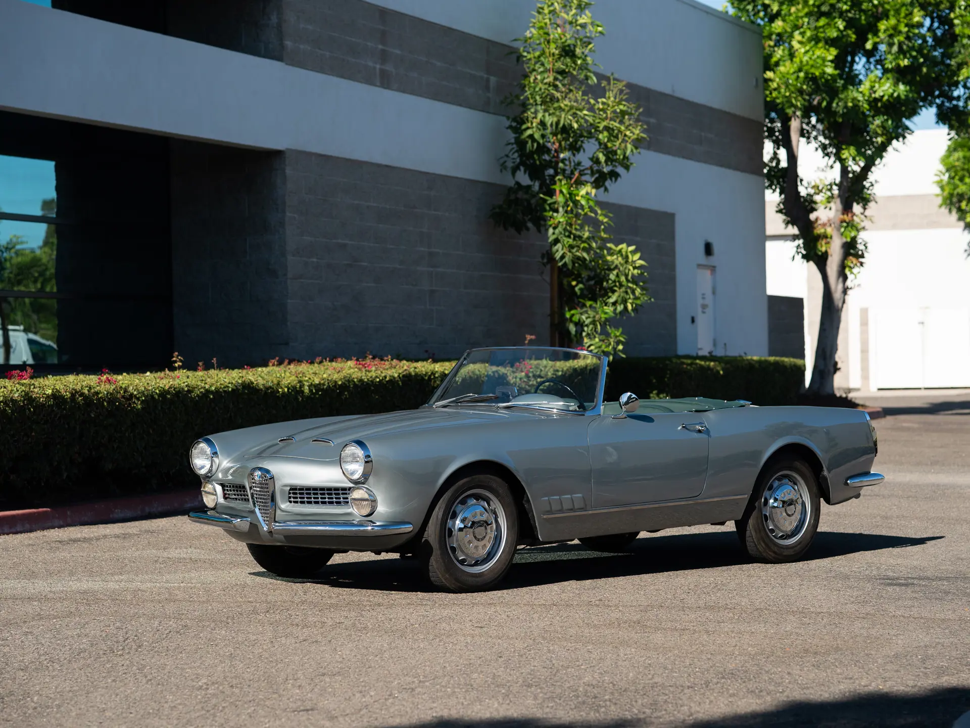 1961 Alfa Romeo 2000 Spider by Touring | Monterey 2022 | RM