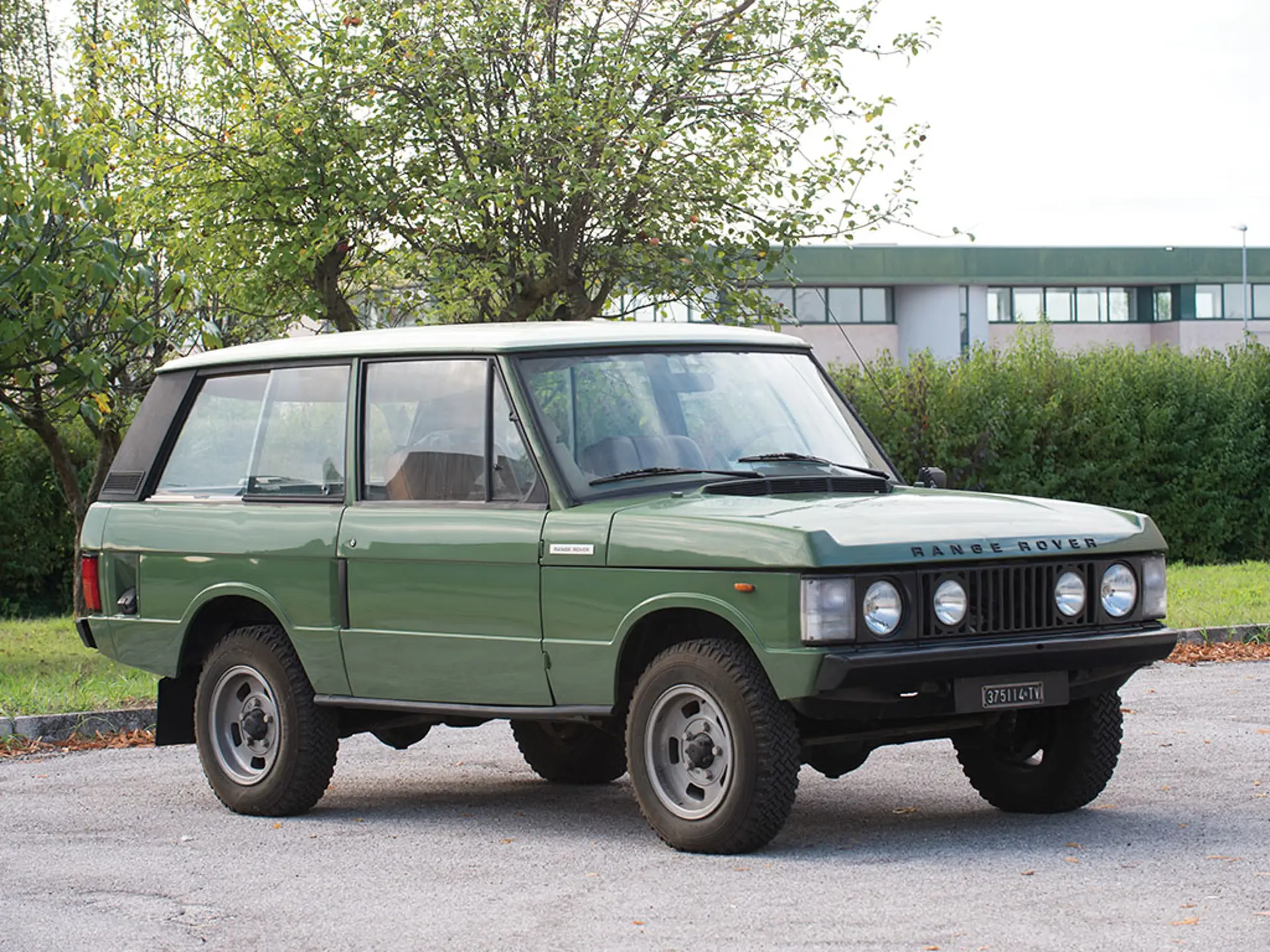 1974 Land Rover Range Rover Series I | Duemila Ruote | RM Sotheby's