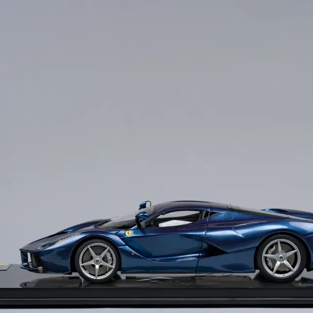 LaFerrari 1/8 ミニカー