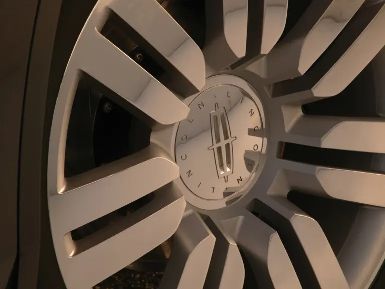Lincoln Aviator.