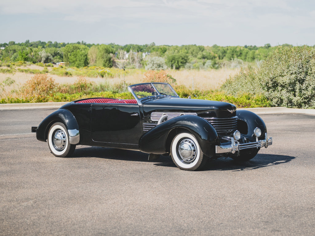 1937 Cord 812 Supercharged Phaet...