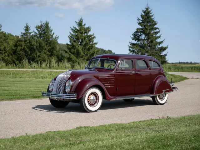 Miniature Brooklin Models 1/43 - Chrysler Airflow Sedan 1934 - Bleu Marine - NEUVE