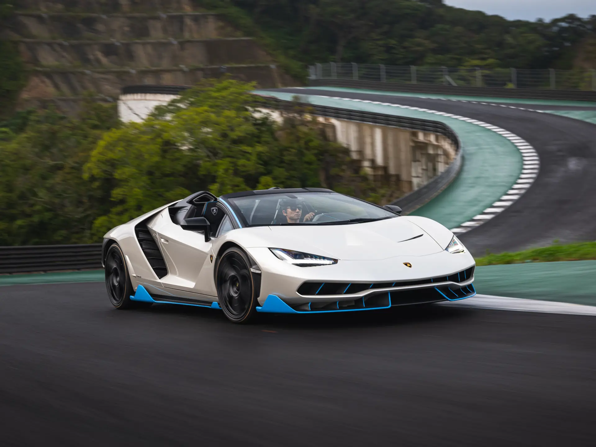 2017 Lamborghini Centenario LP770-4 Roadster | Dubai | RM