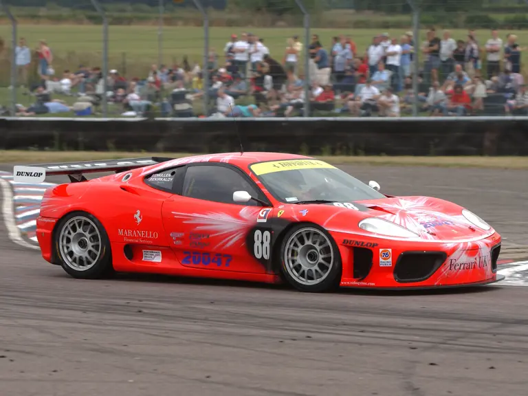 011 M as seen during the ninth round of the 2003 British GT Championship at Thruxton, where it placed second overall and second in class.