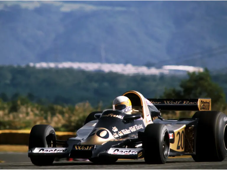 With the omnipresent Mount Fuji setting the backdrop for the 1977 Japanese Grand Prix, Scheckter crossed the line in 10th place.