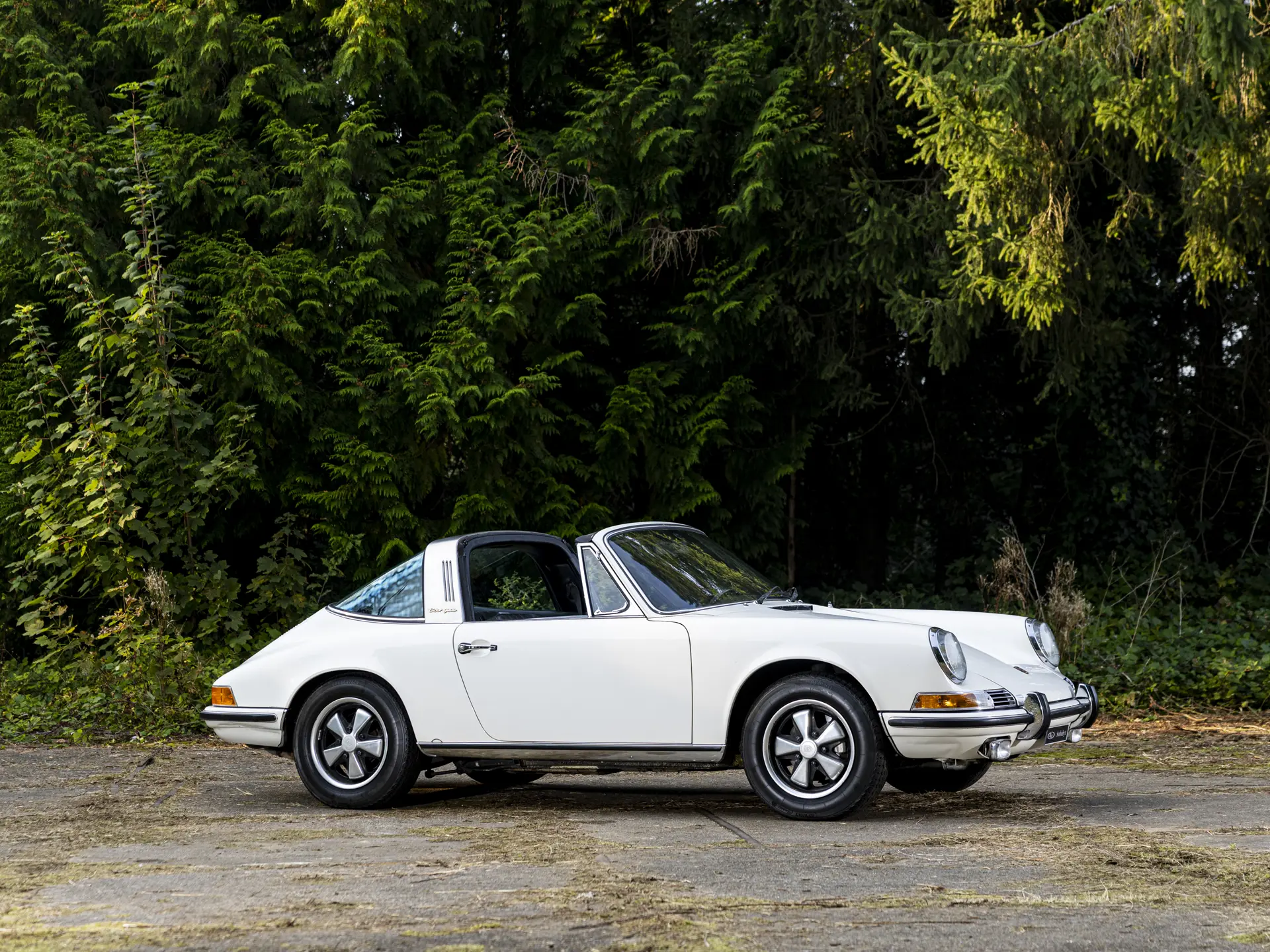 1969 Porsche 911 S 2.2 Targa Paris 2025 RM Sotheby's