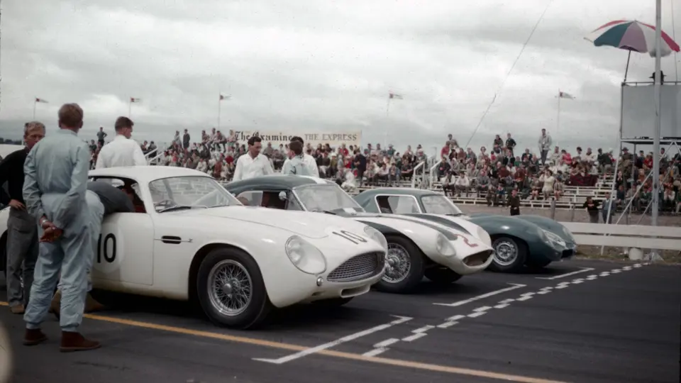 Chassis 0186/R, race #10, driven by Doug Whiteford at Longford in March 1962.