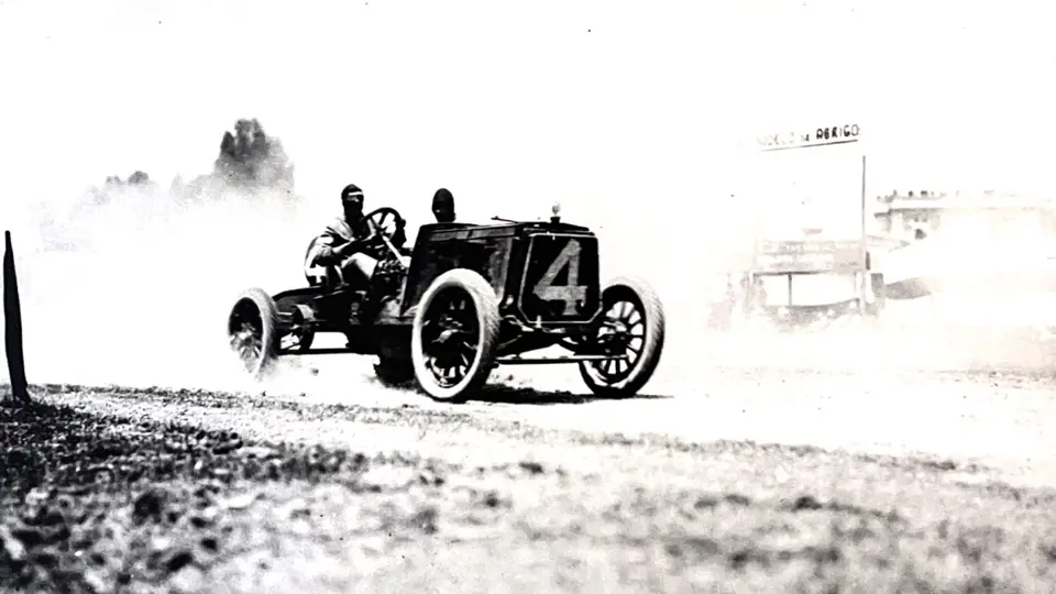 Panhard et Levassor at the speedway in Mexico City, circa 1920.