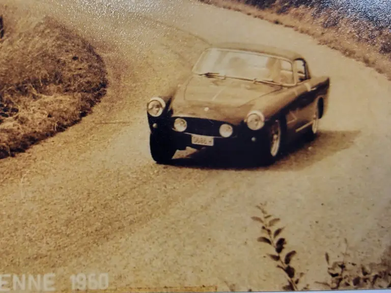 Robert Crevits tackles t the Course de Côte d’Andenne in 1960.