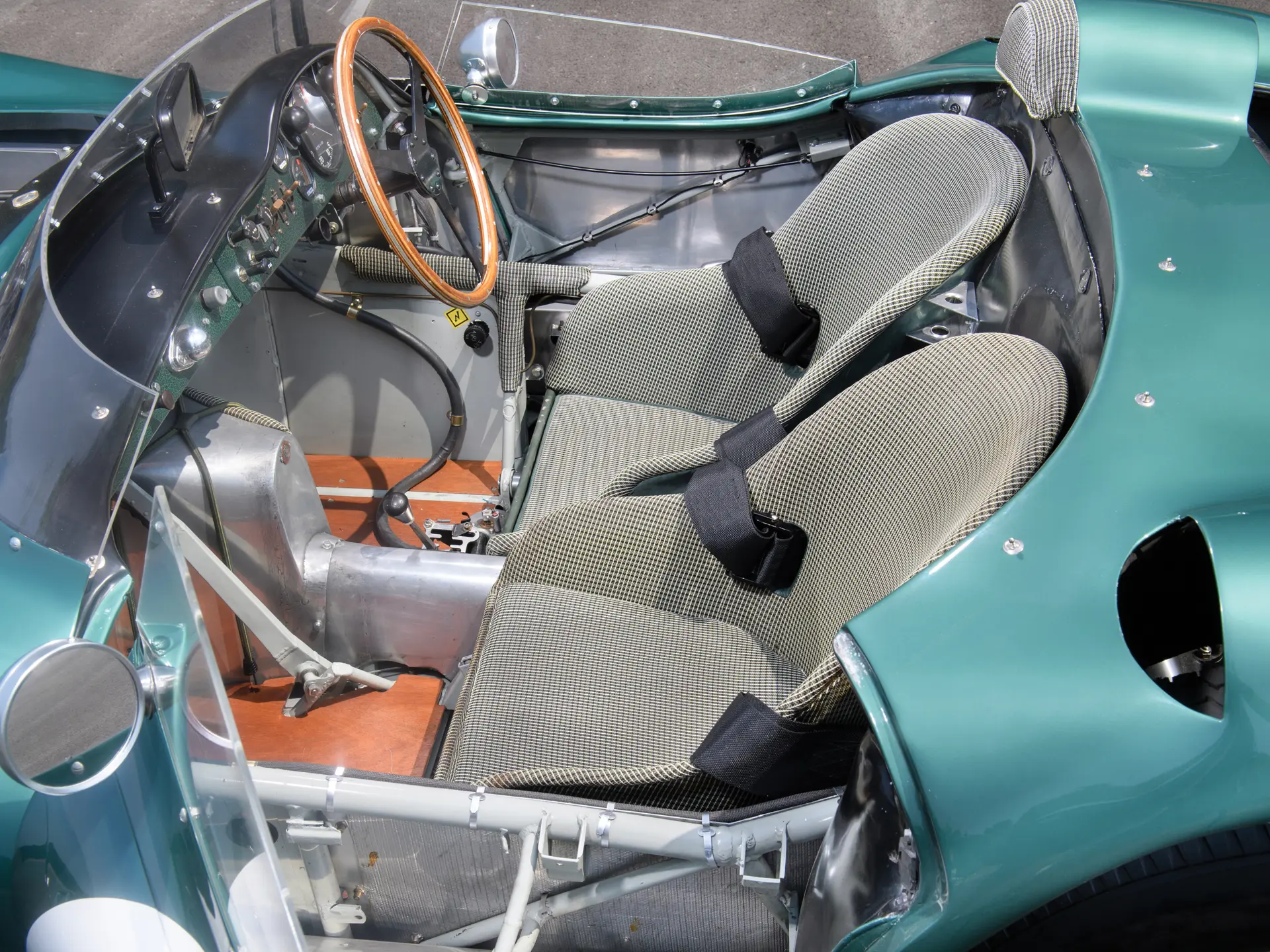 1956 Aston Martin DBR1 - imagen 3