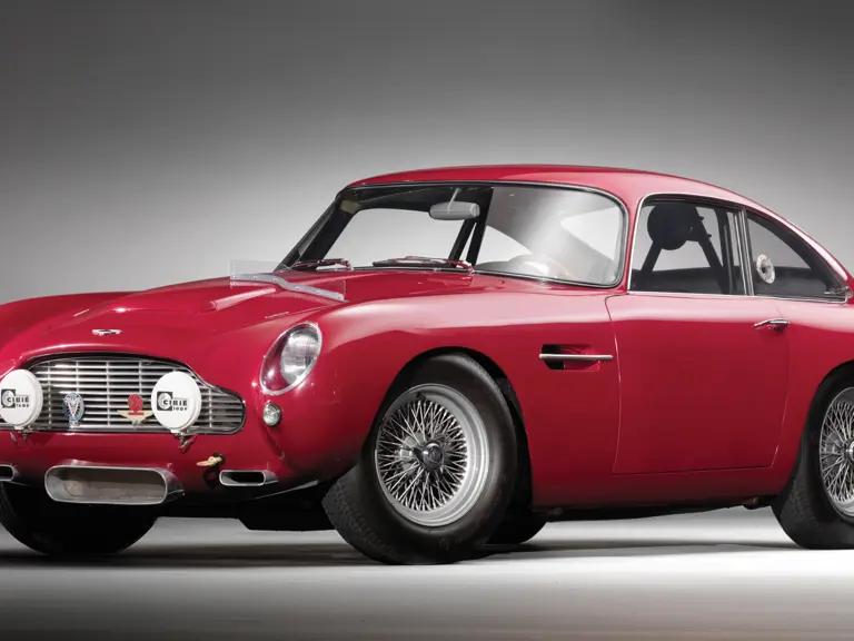 aston_martin_3_4_front 002