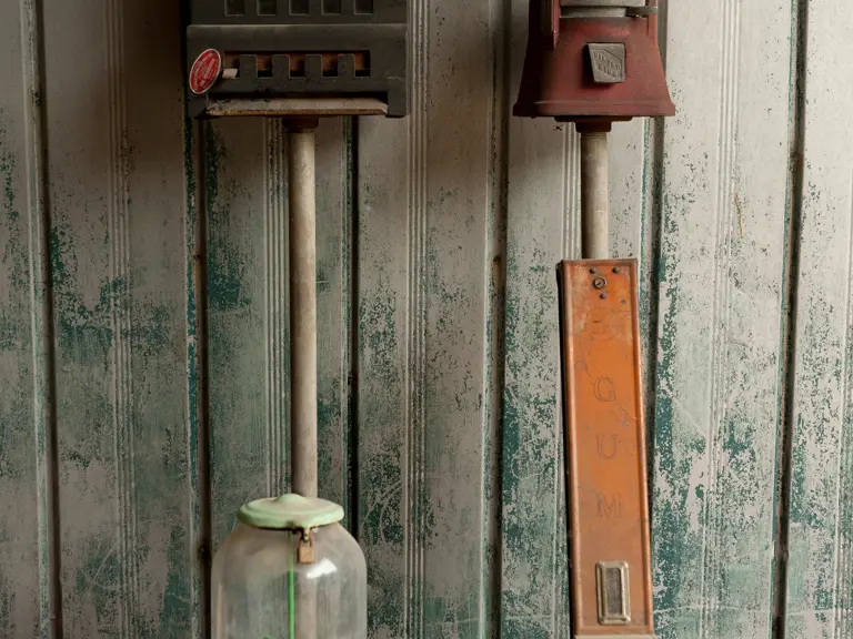 L R Money Machine Lot of Coin-Operated Machines | The Lee Roy Hartung Collection | RM ...