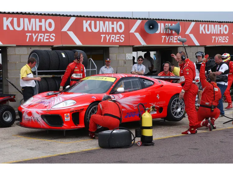 011 M as seen during the ninth round of the 2003 British GT Championship at Thruxton, where it placed second overall and second in class.