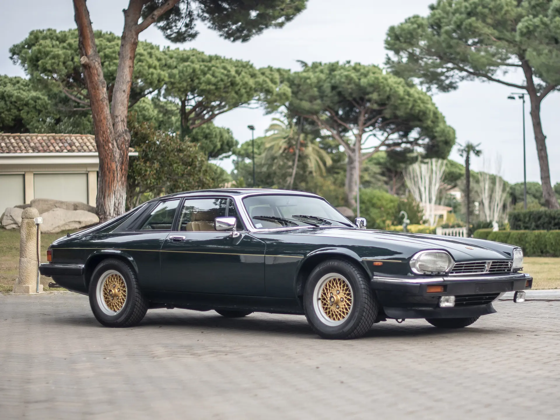 Amazon | RS/'75 Jaguarジャガー XJS 1/18 絶版レア