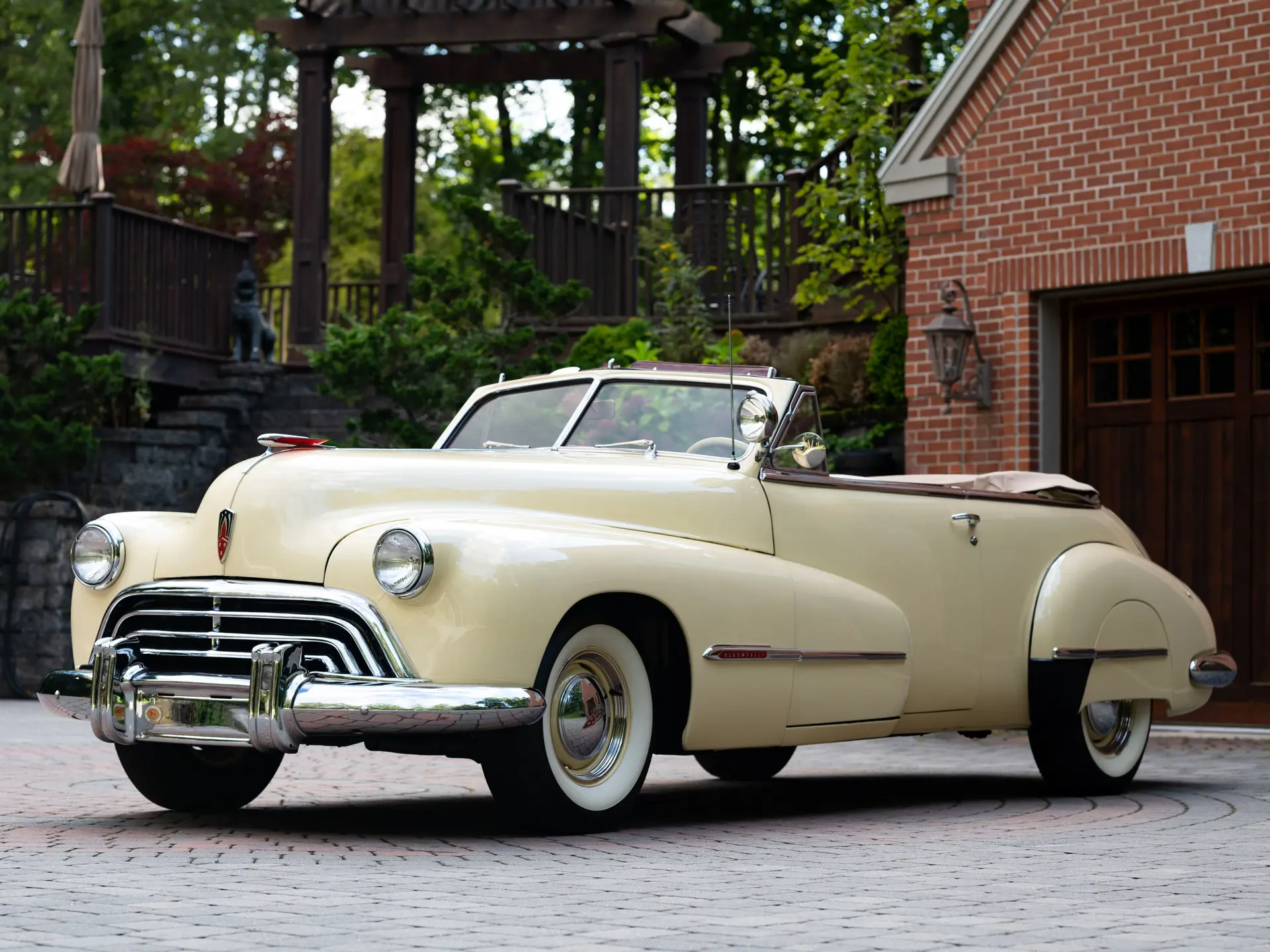 1947 Oldsmobile Custom Cruiser 98 Convertible | Hershey 2021