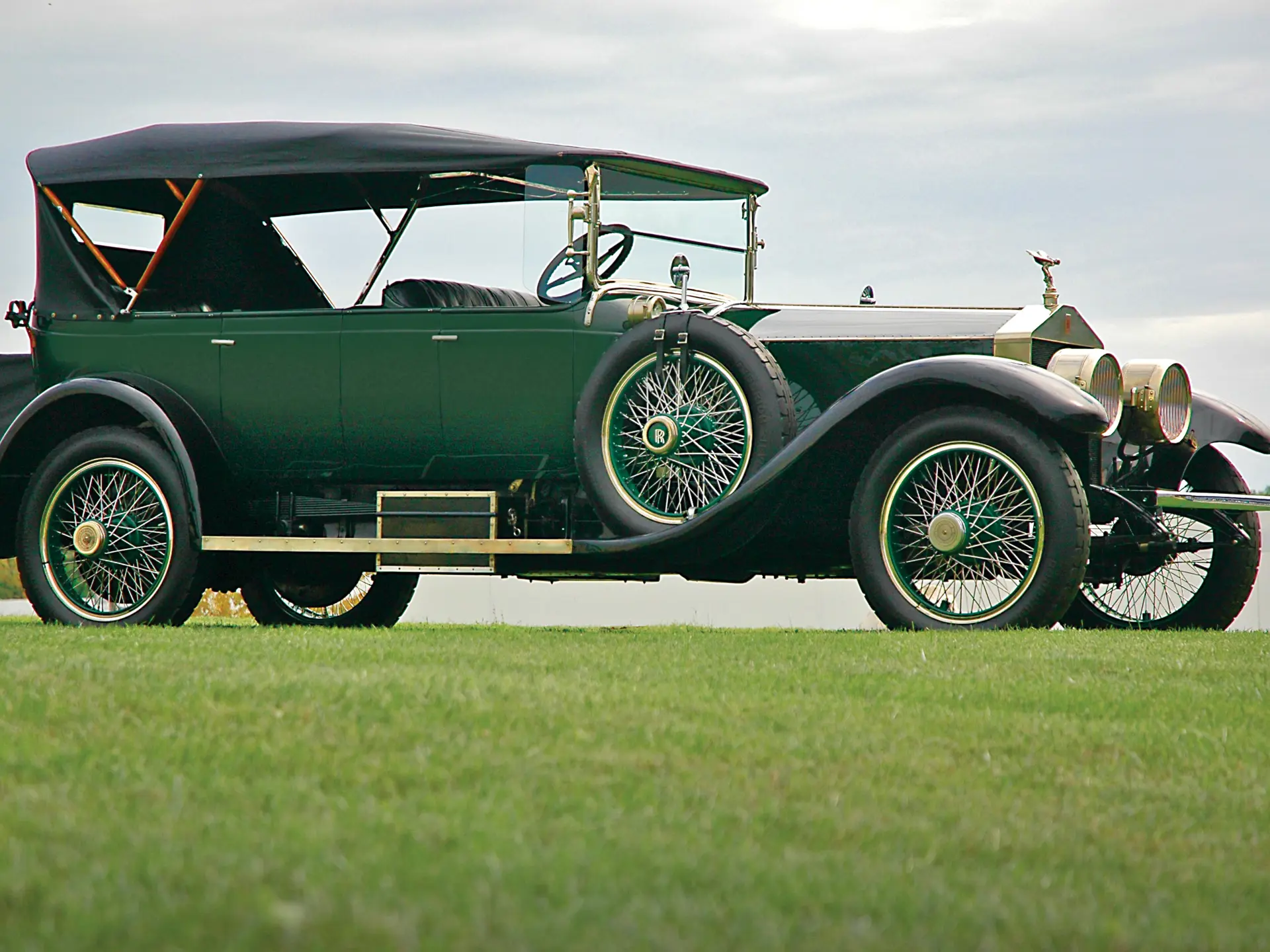 洋書 Edwardian Rolls-Royce Bonhams Cars : Three books relating to Edwardian Rolls-Royce