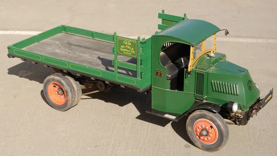 杉山模型　1920 MACK BULL DOG TRUCK 1/87 Mack Bull Dog Truck Model | The Brucker Collection | RM Sotheby's