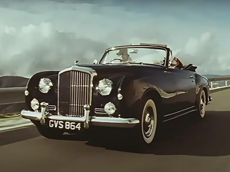 BC40EL driven by Jay Kay during the Love Foolosophy music video.