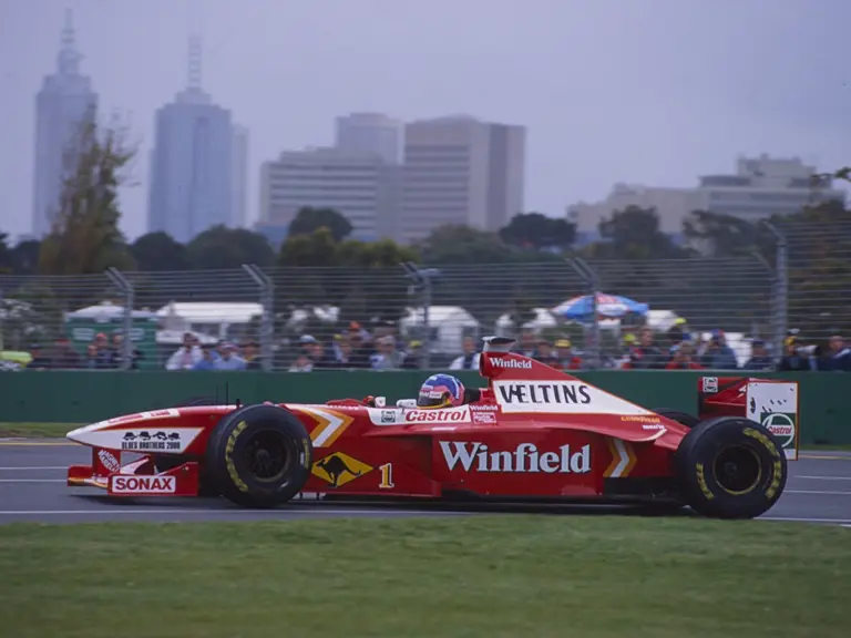 Villeneuve guided the Williams FW20-03 to 4th in qualifying in Melbourne. The following day, the Canadian would go on to seal 5th place in the 58-lap race.