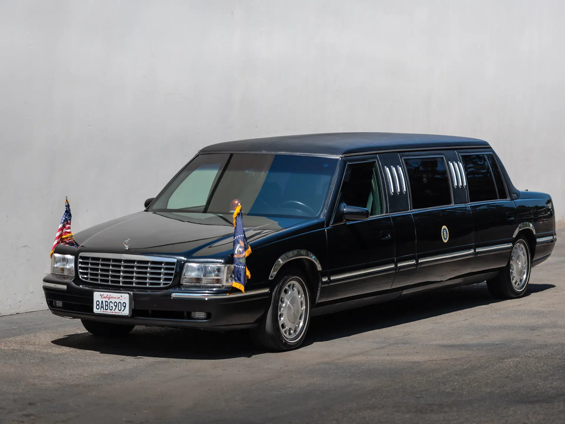 1999 Cadillac DeVille Presidential-Style Limousine by
