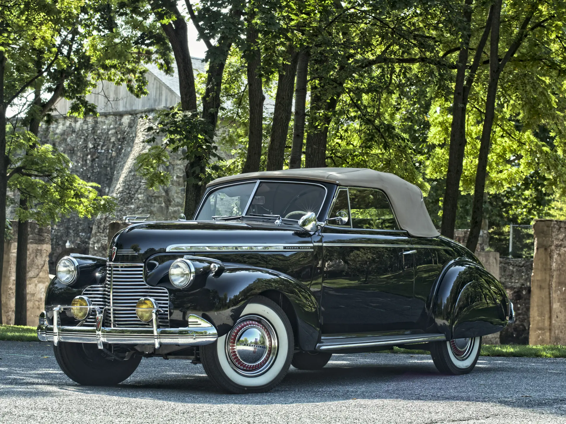 1941 Chevrolet Special Deluxe Convertible Cream DANBURY MINT