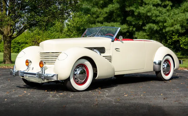 フランクリンミント　１９３７Cord 812 Phaeton Coupe 1937 Cord 812 Phaeton Coupe Convertible Yellow Franklin Mint 1:24