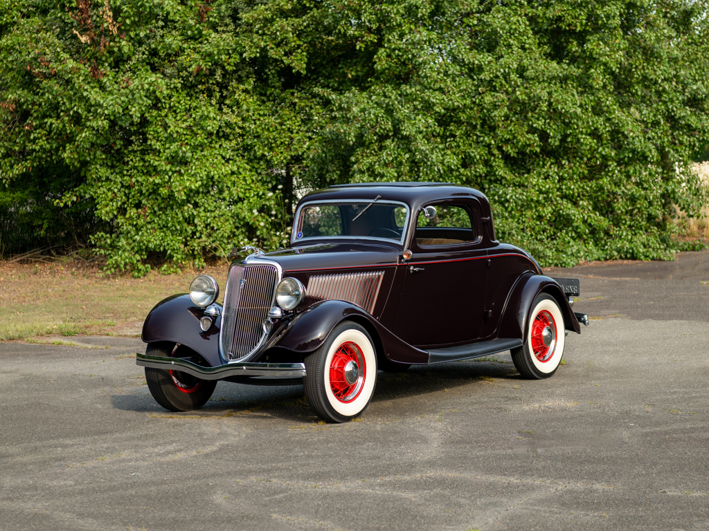 1934 Ford Model 40 V-8 '3-Window'...
