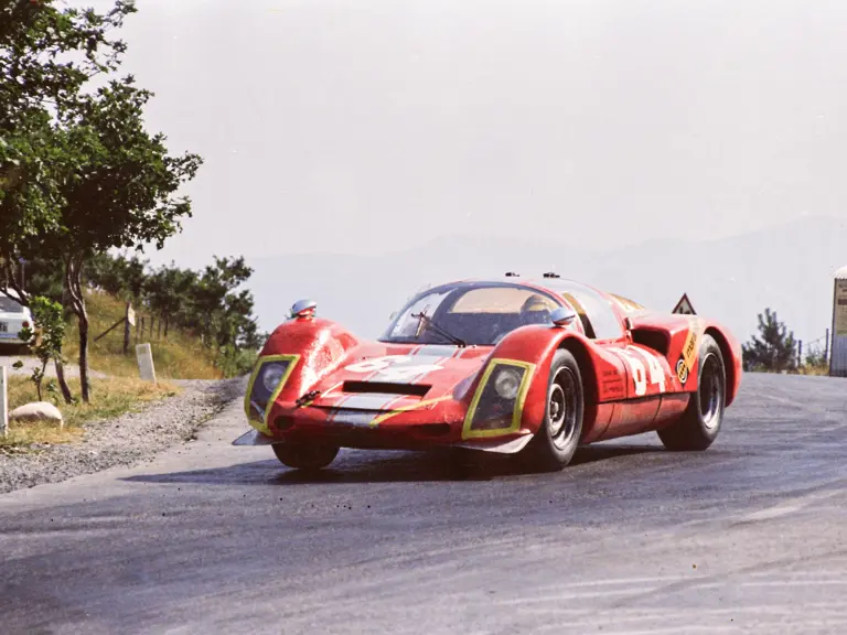 1967 Mugello: Chassis no. 906-115 at speed on the circuito del Mugello in July of 1967.