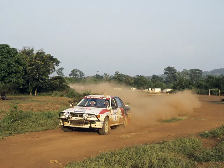 Patrick Tauziac and Claude Papin at speed during the 1990 Rallye Côte d’Ivoire Bandama.