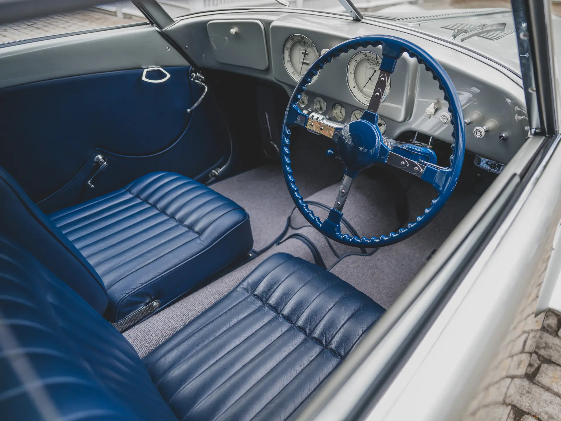https://cdn.rmsothebys.com/2/3/4/7/6/d/23476d4aeae11023dfbebf161af29609899e2be2.webp