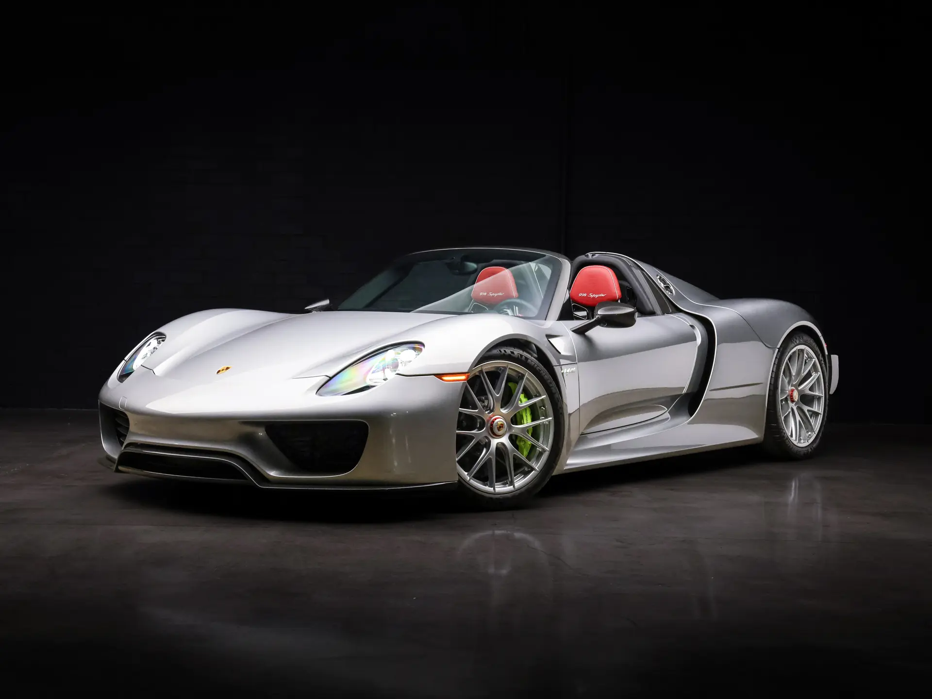 2015 Porsche 918 'Weissach' Spyder | amfAR x RM Sotheby's | RM