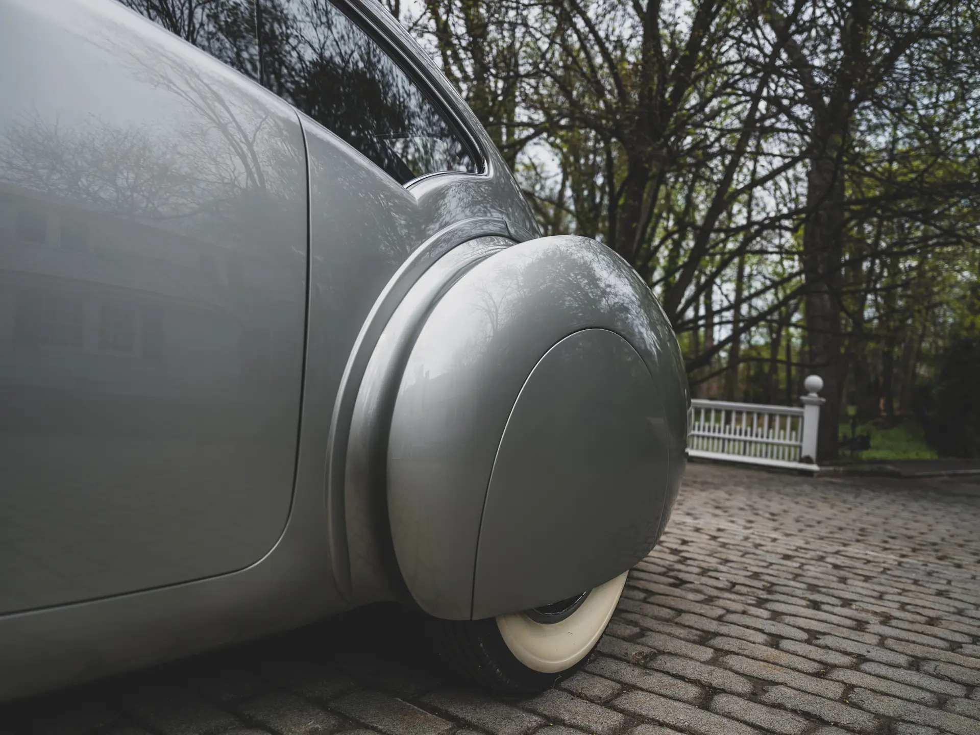 https://cdn.rmsothebys.com/2/9/f/6/1/a/29f61a8c37c3a113f26a36a205e9807901e3b775.webp