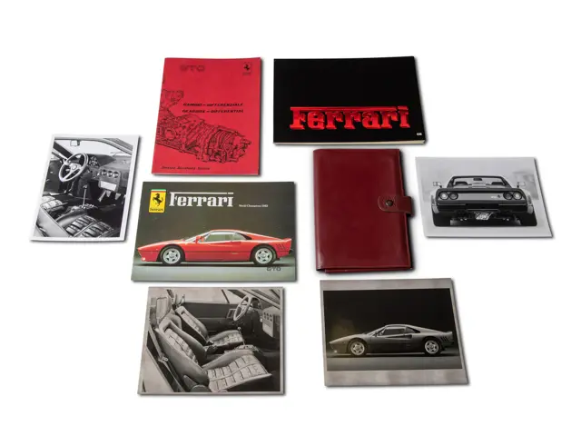 フェラーリ　ＦＥＲＲＡＲＩ　２８８ＧＴＯ　純正オーナーズマニュアル Ferrari 288 GTO Owner's Manual Set with Folio | Open Roads, Fall