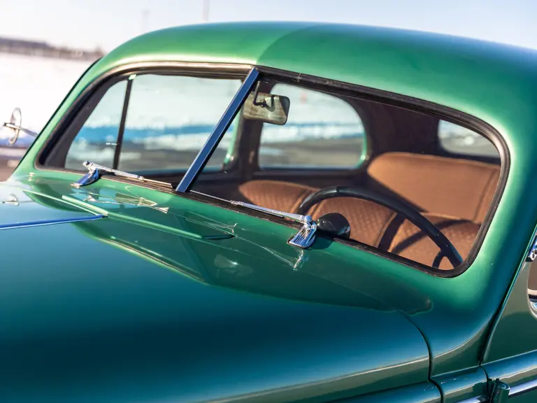 1938 Oldsmobile | Photo: Teddy Pieper | @vconceptsllc