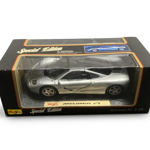 ミニカー MINICHAMPS 1/18 McLaren F1 LOAD CAR 1993 Pre-order 1993 McLaren F1 Road Car 1:18 Minichamps diecast