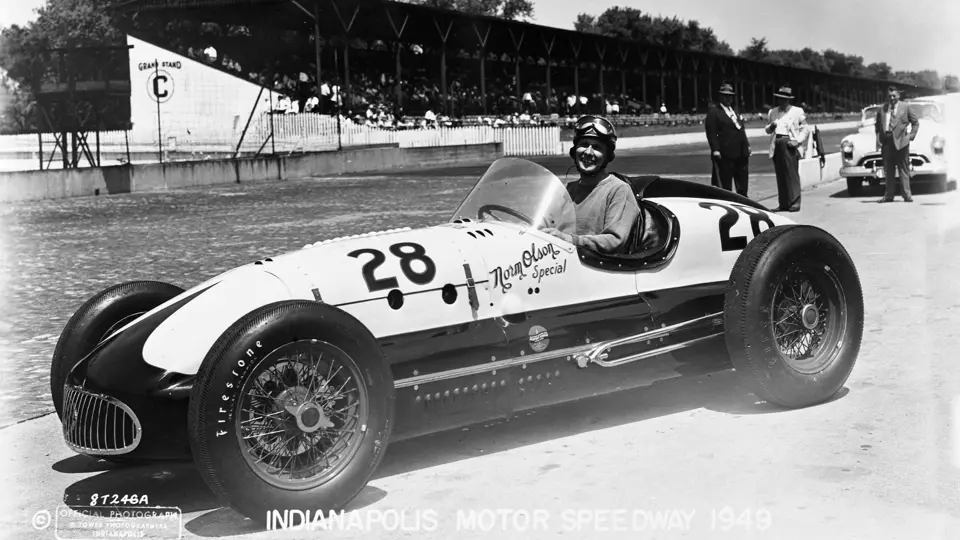 The Norm Olson Special at the 1949 Indianapolis 500 with Duke Dinsmore behind the wheel. The Norm Olson Special at the 1949 Indianapolis 500 with Duke Dinsmore behind the wheel.