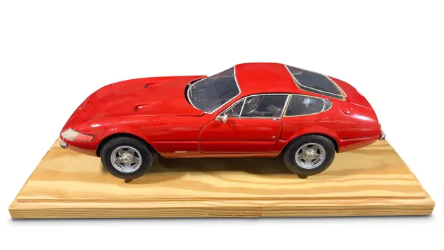 Ferrari 365 GTB/4 Daytona 1:14 Scale Model by Carlo Brianza | The