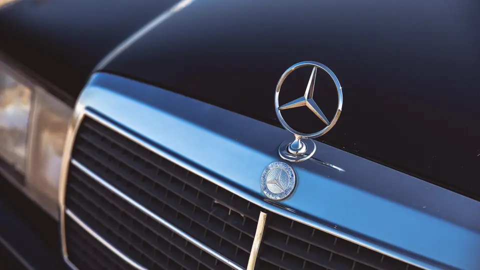 1993 Mercedes Benz 190 E Sportline | Photo: Teddy Pieper | @vconceptsllc