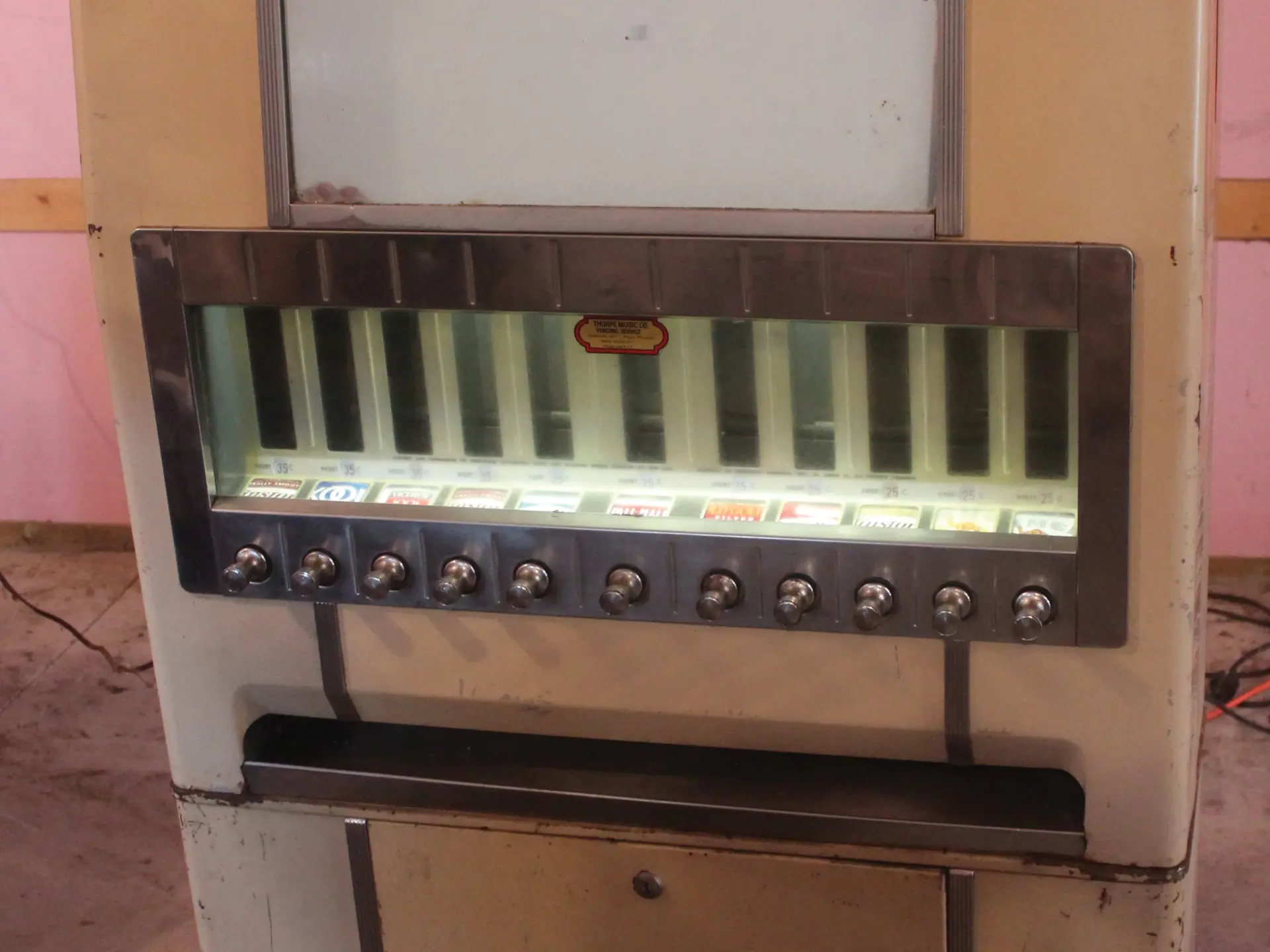 Retro Cigarette Vending Machine