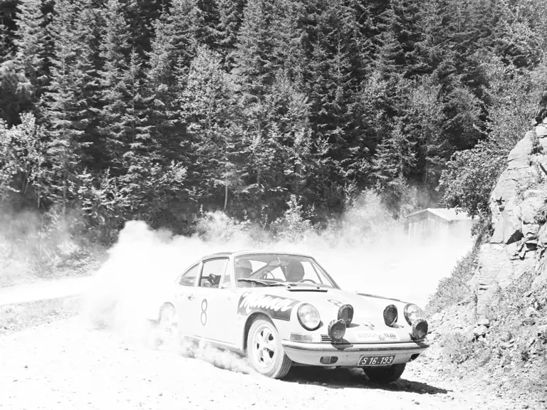 Joginder Singh behind the wheel of the 911 S during the 1969 Internationale Semperit Rally.