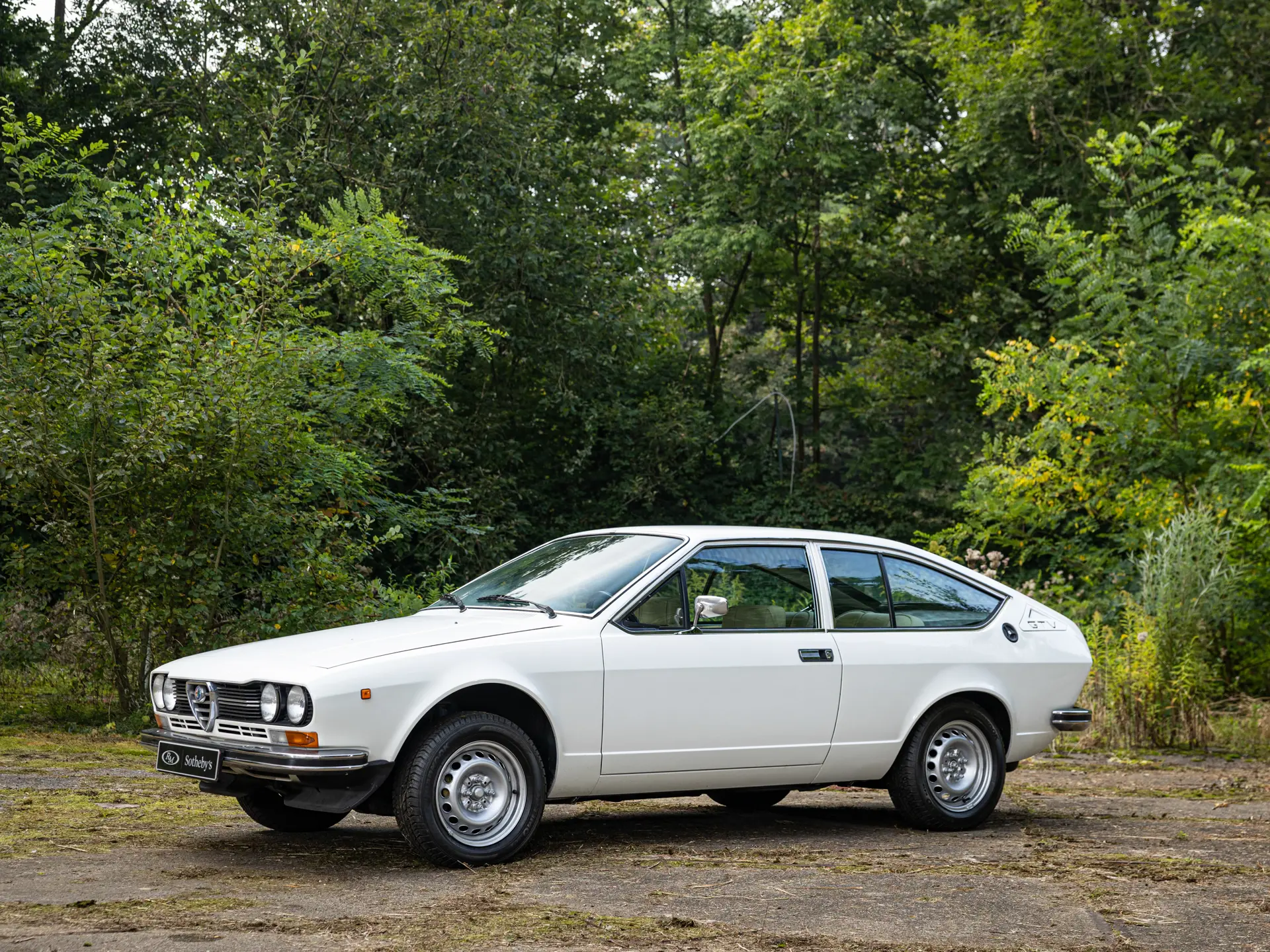AUTOart 1:18 Alfa Romeo Alfetta GTV 2.0 Year 1980 silver