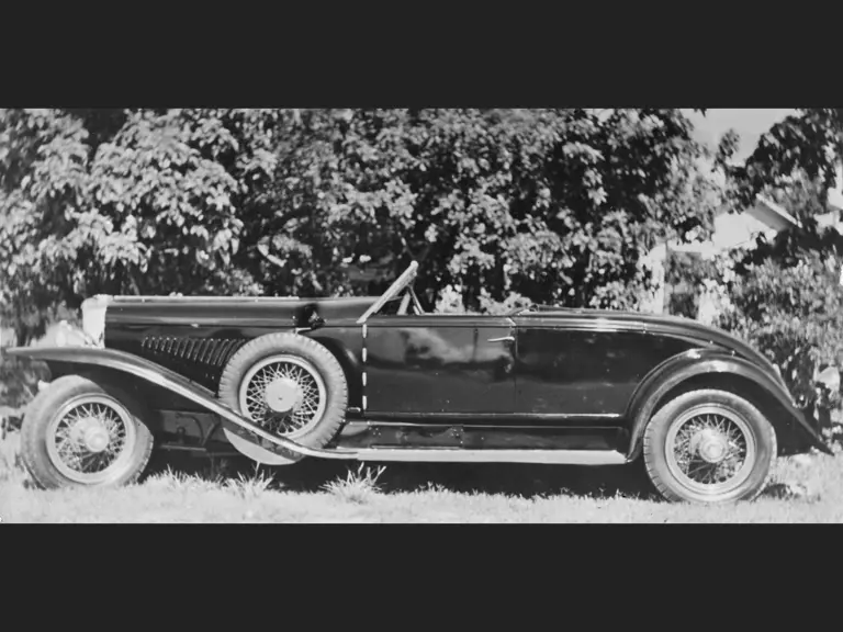 Displaying it’s original “Sugar Scoop” fenders, 1955.