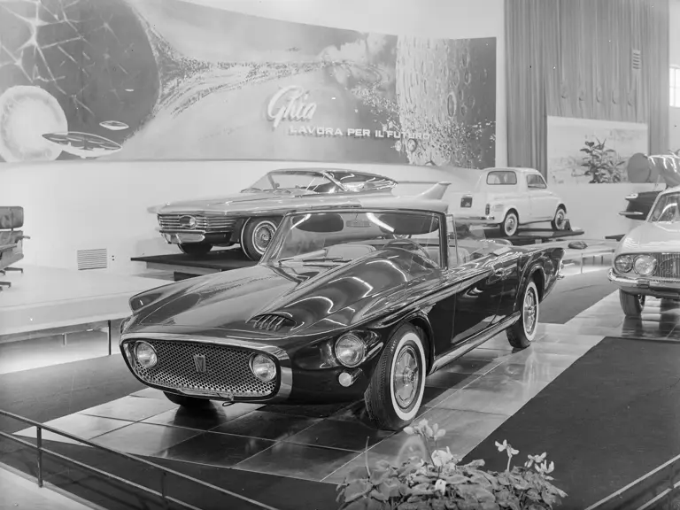 The Asimmetrica on display at the 1961 Turin Motor Show.