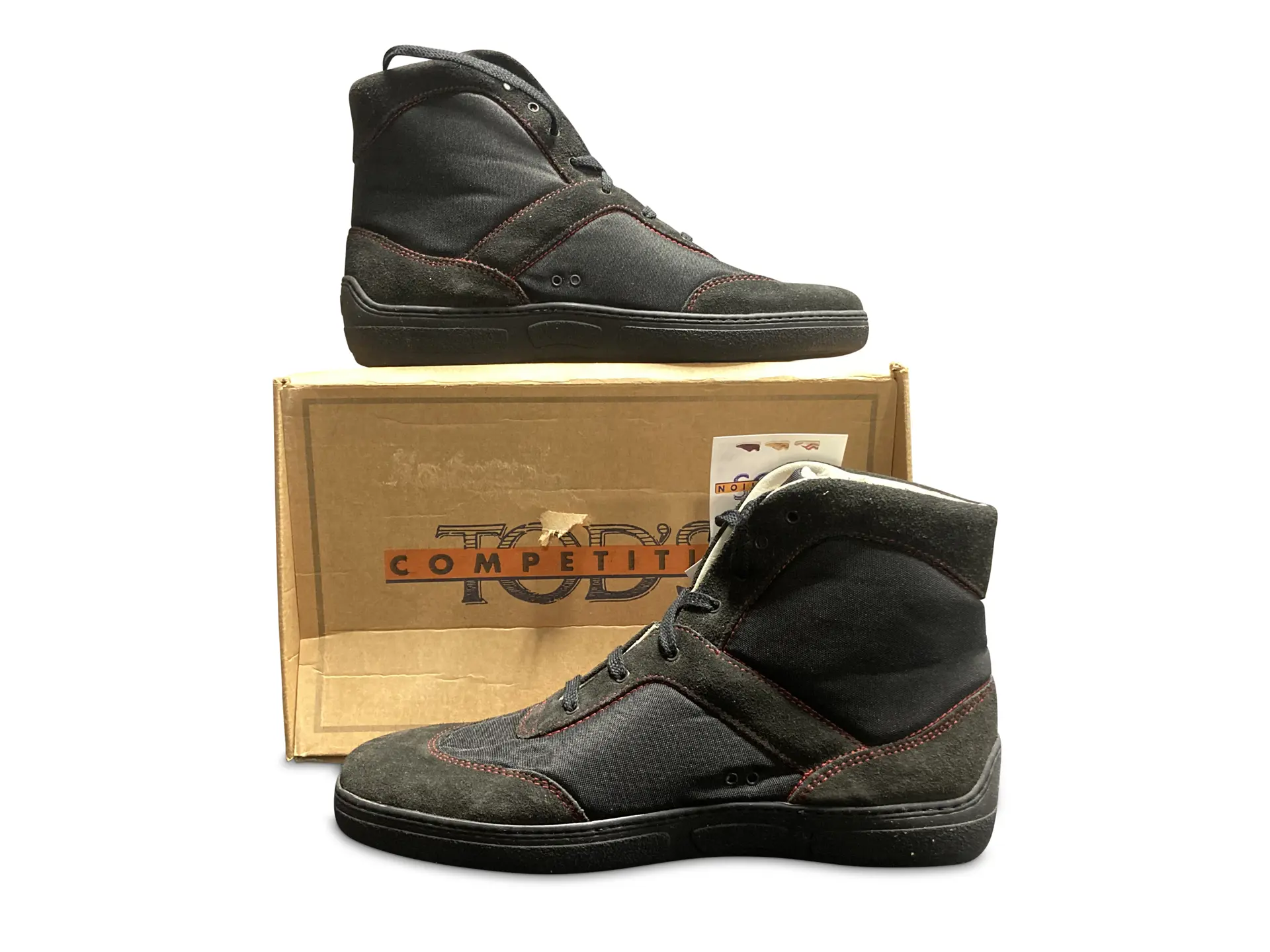 靴 TOD'S Ferrari Slip Your Feet Into Tod's Ferrari Driving Shoes