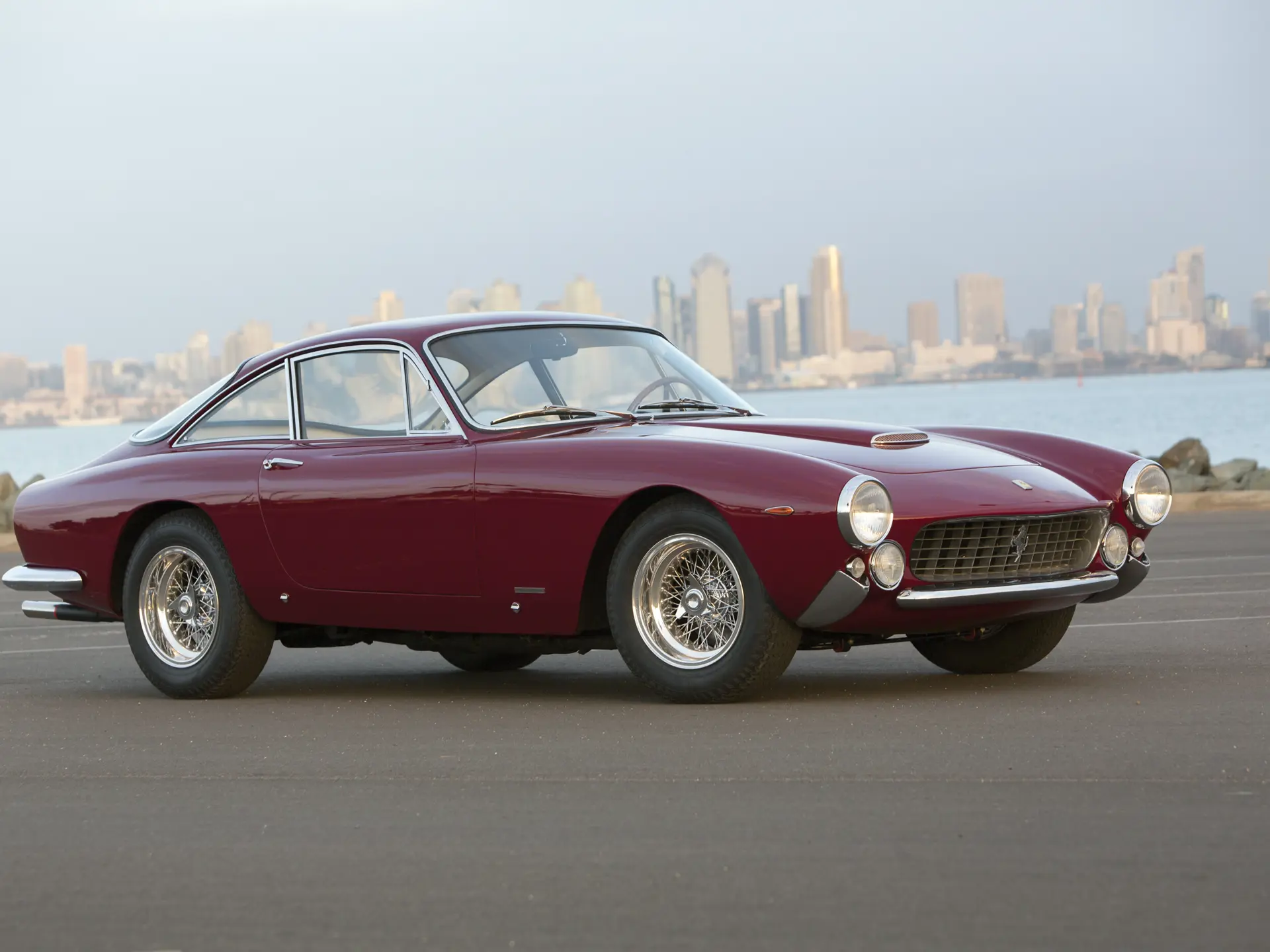 BBR フェラーリ　250 ルッソ　ストリート　1963 1/43 BBR 1963 Ferrari 250 Lusso (Metal Silver) Resin Car