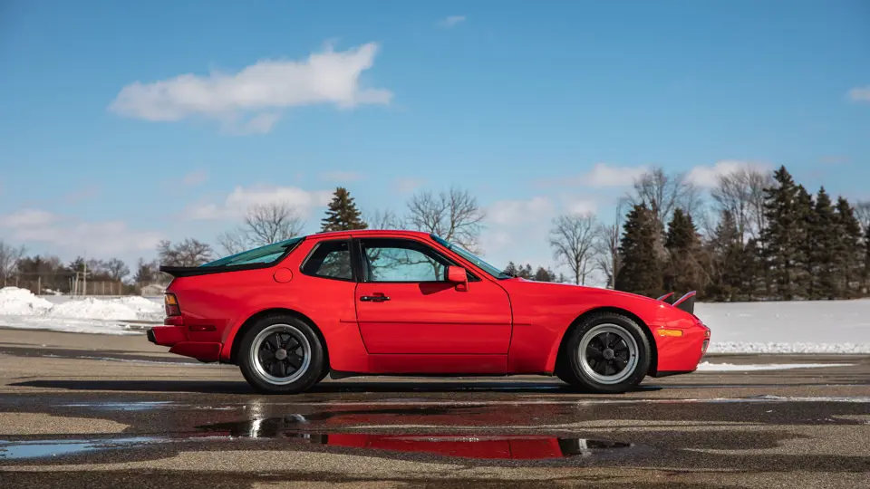 1986 Porsche 944 Turbo | Photo: Teddy Pieper @vconceptsllc