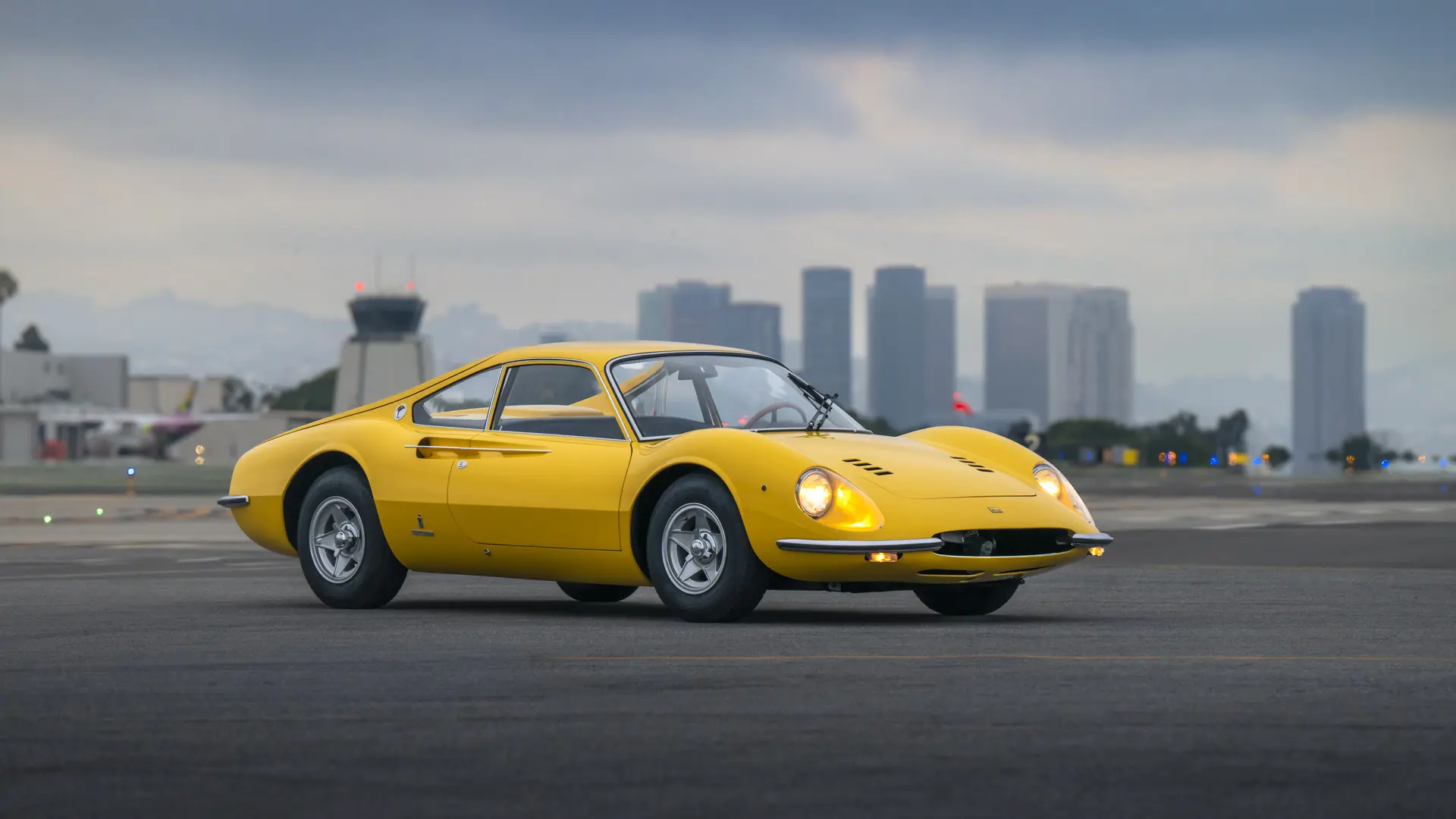https://cdn.rmsothebys.com/3/9/3/9/4/b/39394b758e56690ce6e41b4037b2fbc29cc55316.webp